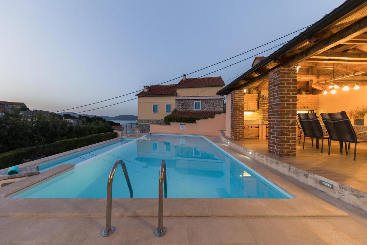 Holiday Home Lavanda Mali Iz Exterior photo