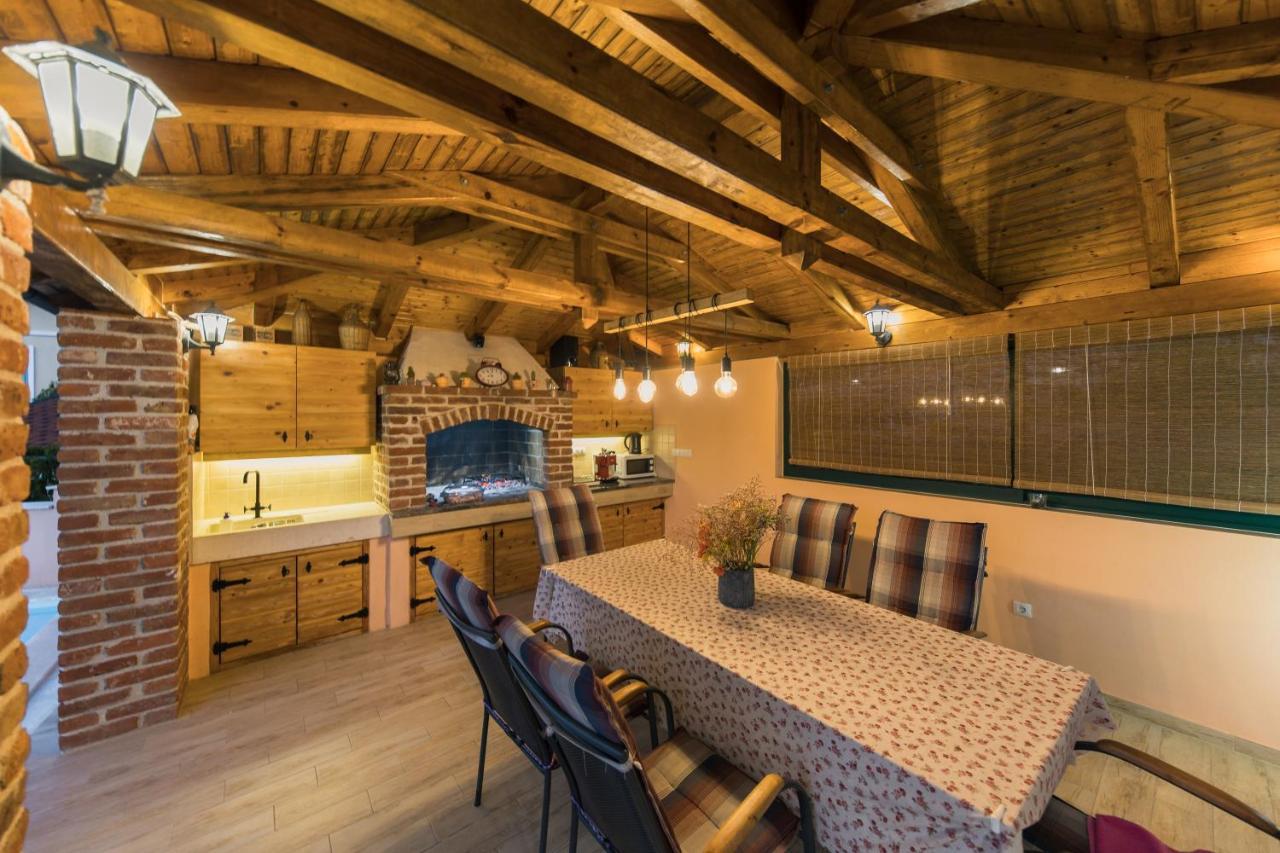 Holiday Home Lavanda Mali Iz Exterior photo